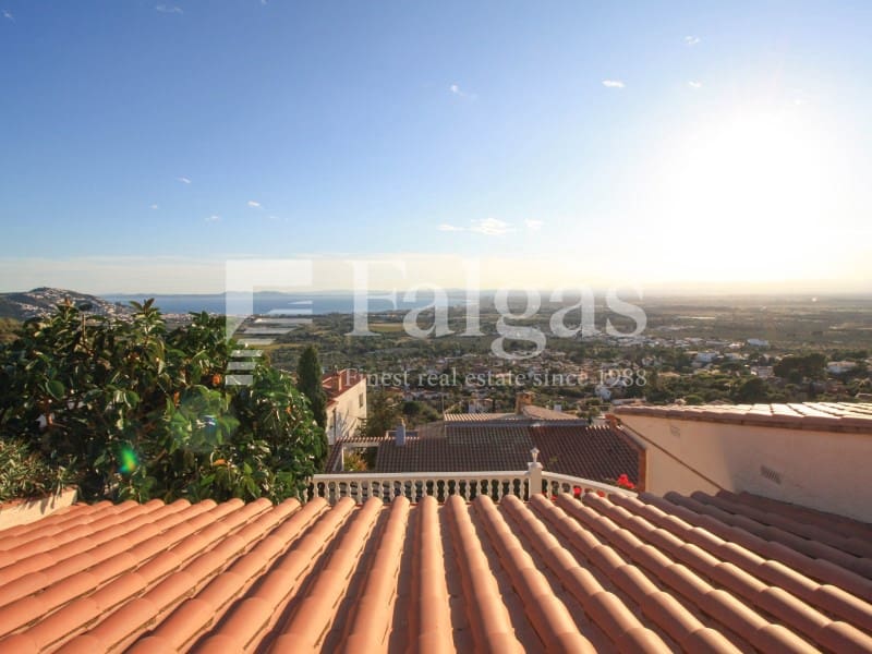 4 chambre Villa/Maison à vendre à Roses avec piscine garage - 795 000 € (Ref: 9341169)