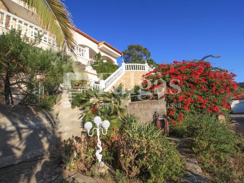 4 chambre Villa/Maison à vendre à Roses avec piscine garage - 795 000 € (Ref: 9341169)