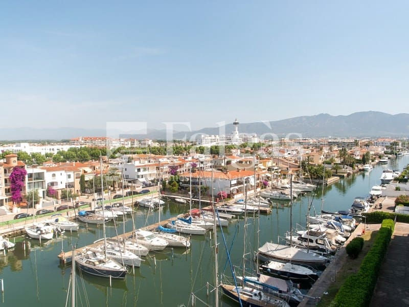 1 bedroom Flat for sale in Empuriabrava - € 239,000 (Ref: 9375298)