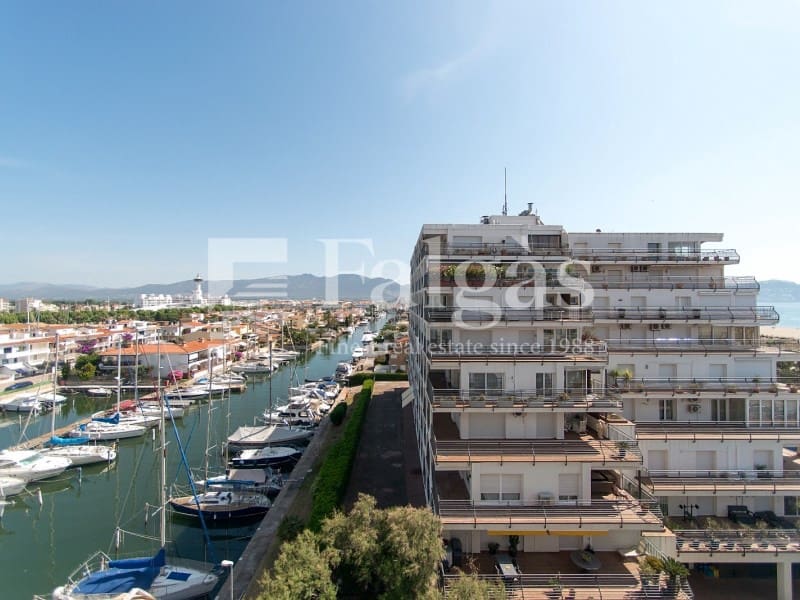 1 bedroom Flat for sale in Empuriabrava - € 239,000 (Ref: 9375298)