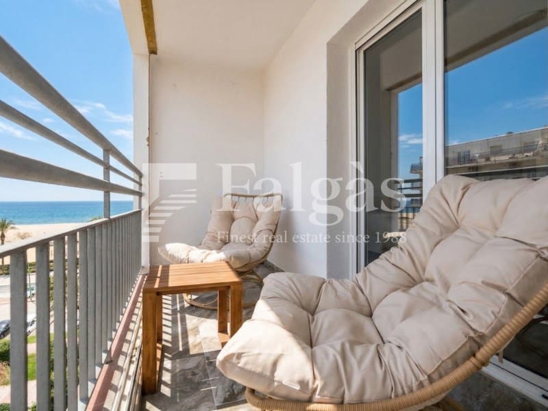 1 bedroom Flat for sale in Empuriabrava - € 295,000 (Ref: 9375298)