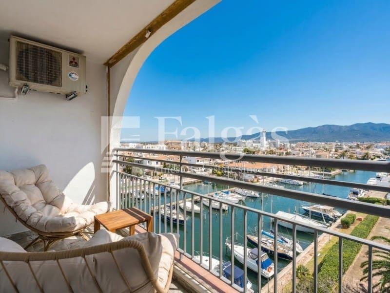 1 bedroom Flat for sale in Empuriabrava - € 295,000 (Ref: 9375298)