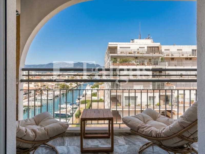 1 bedroom Flat for sale in Empuriabrava - € 295,000 (Ref: 9375298)