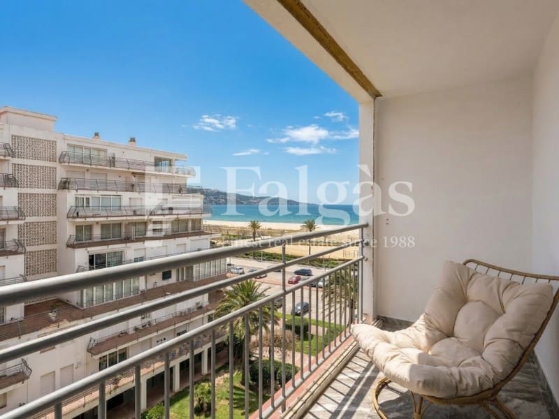 1 bedroom Flat for sale in Empuriabrava - € 295,000 (Ref: 9375298)
