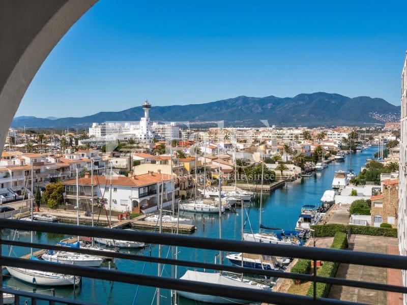 1 bedroom Flat for sale in Empuriabrava - € 295,000 (Ref: 9375298)