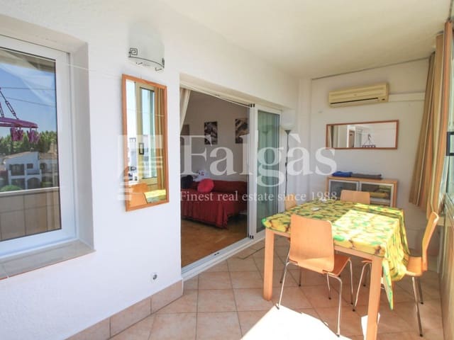 1 sovrum Lägenhet till salu i Empuriabrava, Castelló d'Empúries - 140 000 € (Ref: 9375303)