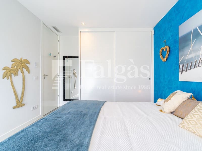 3 soveværelse Villa til salg i Empuriabrava med swimmingpool garage - € 725.000 (Ref: 9375305)