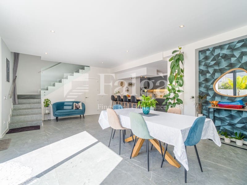 3 soveværelse Villa til salg i Empuriabrava med swimmingpool garage - € 725.000 (Ref: 9375305)