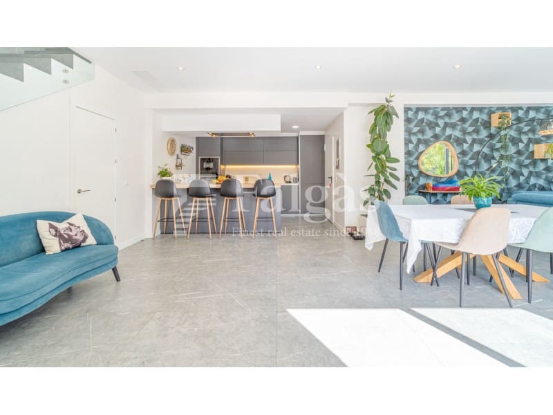 3 soveværelse Villa til salg i Empuriabrava med swimmingpool garage - € 725.000 (Ref: 9375305)