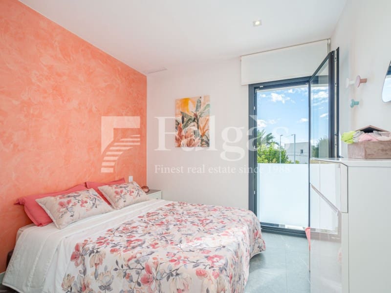 3 soveværelse Villa til salg i Empuriabrava med swimmingpool garage - € 725.000 (Ref: 9375305)