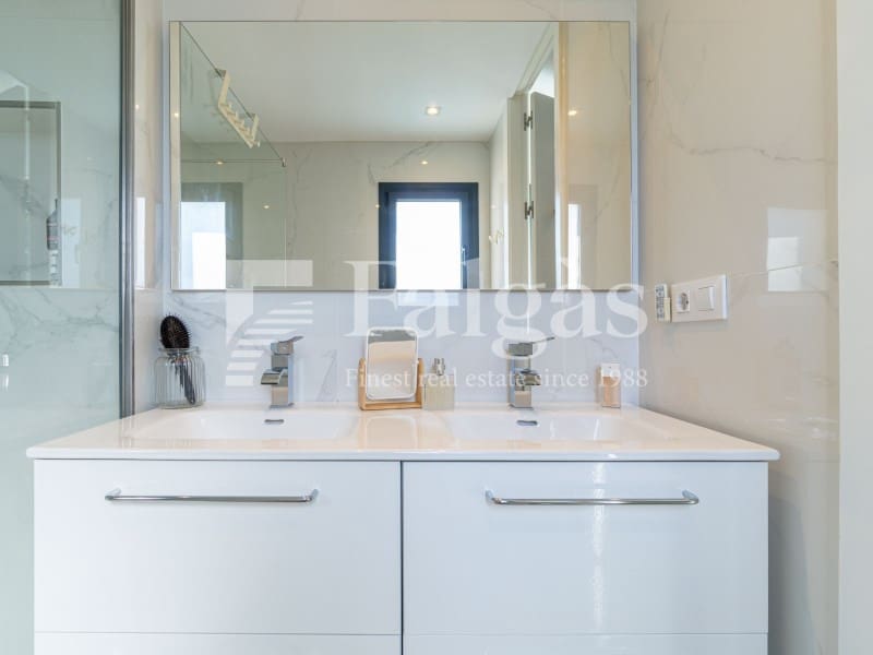 3 soveværelse Villa til salg i Empuriabrava med swimmingpool garage - € 725.000 (Ref: 9375305)