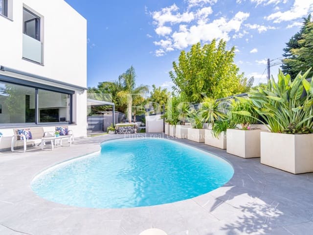 3 chambre Villa/Maison à vendre à Empuriabrava, Castelló d'Empúries avec piscine garage - 725 000 € (Ref: 9375305)