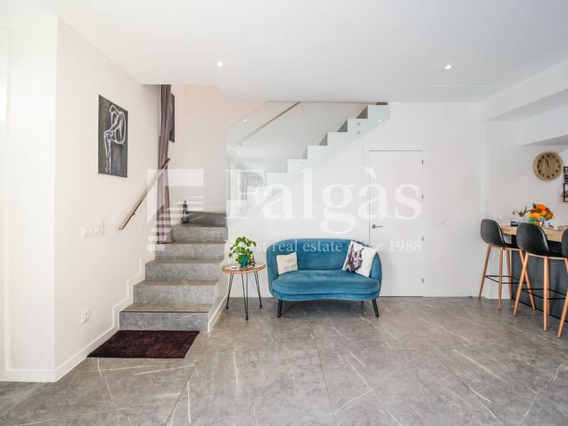 3 chambre Villa/Maison à vendre à Empuriabrava avec piscine garage - 725 000 € (Ref: 9375305)