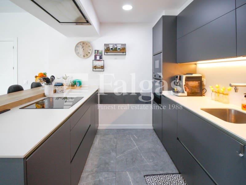 3 chambre Villa/Maison à vendre à Empuriabrava avec piscine garage - 725 000 € (Ref: 9375305)