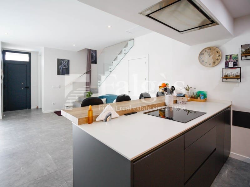 3 chambre Villa/Maison à vendre à Empuriabrava avec piscine garage - 725 000 € (Ref: 9375305)