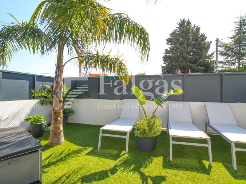 3 chambre Villa/Maison à vendre à Empuriabrava avec piscine garage - 725 000 € (Ref: 9375305)