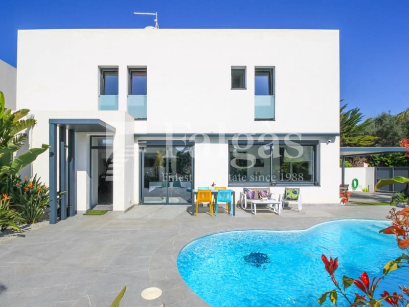 3 chambre Villa/Maison à vendre à Empuriabrava avec piscine garage - 725 000 € (Ref: 9375305)