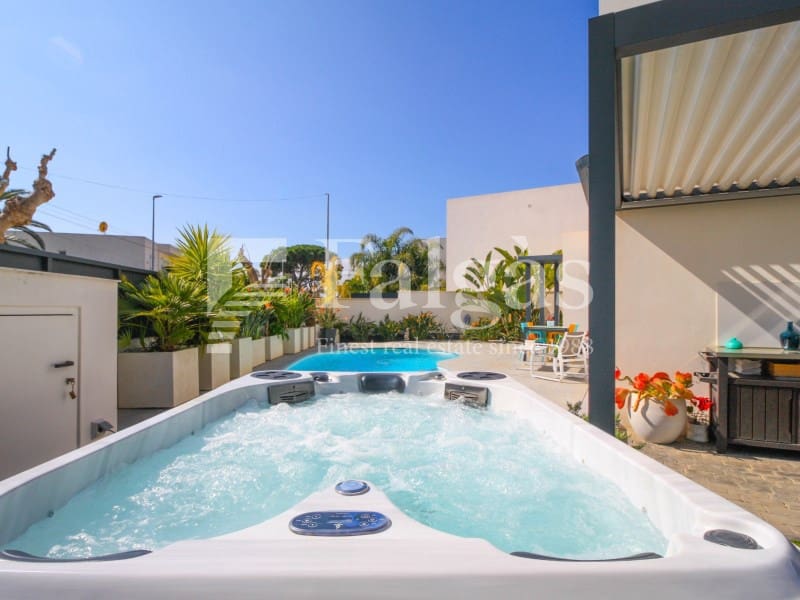 3 chambre Villa/Maison à vendre à Empuriabrava avec piscine garage - 725 000 € (Ref: 9375305)