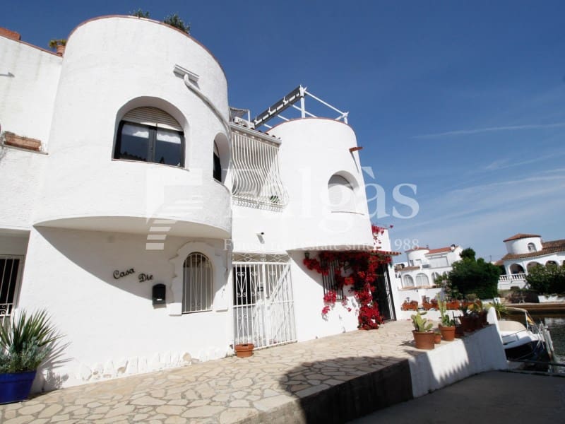 2 soverom Hus til salgs i Empuriabrava - € 375 000 (Ref: 9375306)