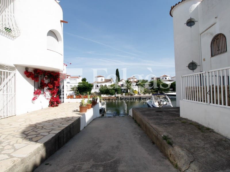 2 soverom Hus til salgs i Empuriabrava - € 375 000 (Ref: 9375306)