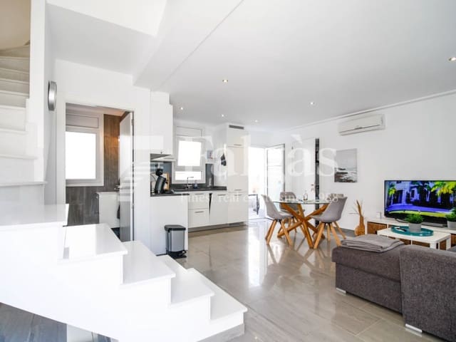 Pareado de 3 habitaciones en Empuriabrava, Castelló d'Empúries en venta con garaje - 375.000 € (Ref: 9375307)