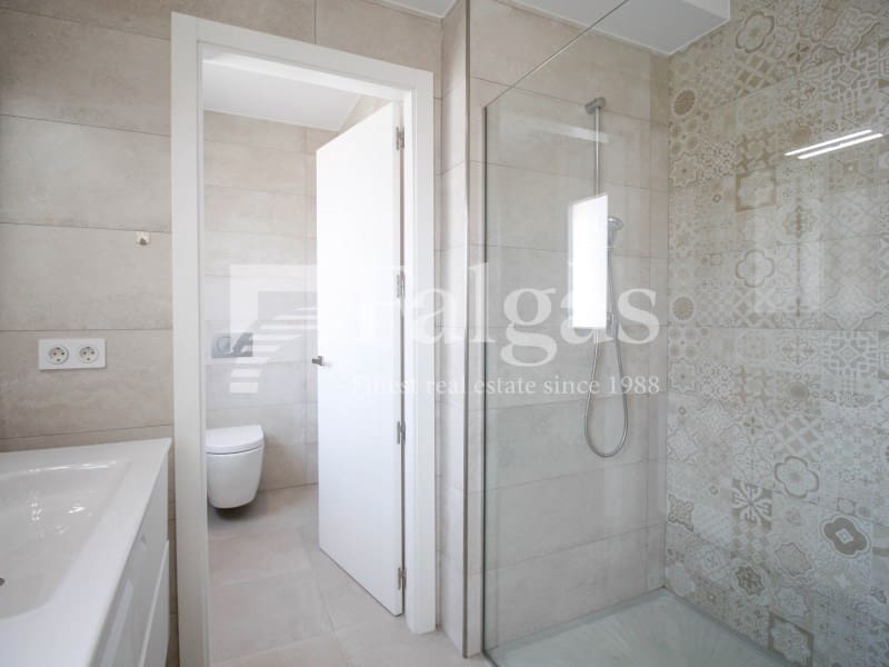 3 soveværelse Semi-Rækkehus til salg i Empuriabrava med garage - € 375.000 (Ref: 9375307)