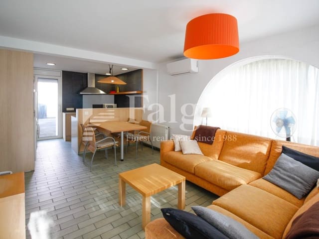 7 sovrum Villa till salu i Empuriabrava, Castelló d'Empúries med garage - 495 000 € (Ref: 9375309)