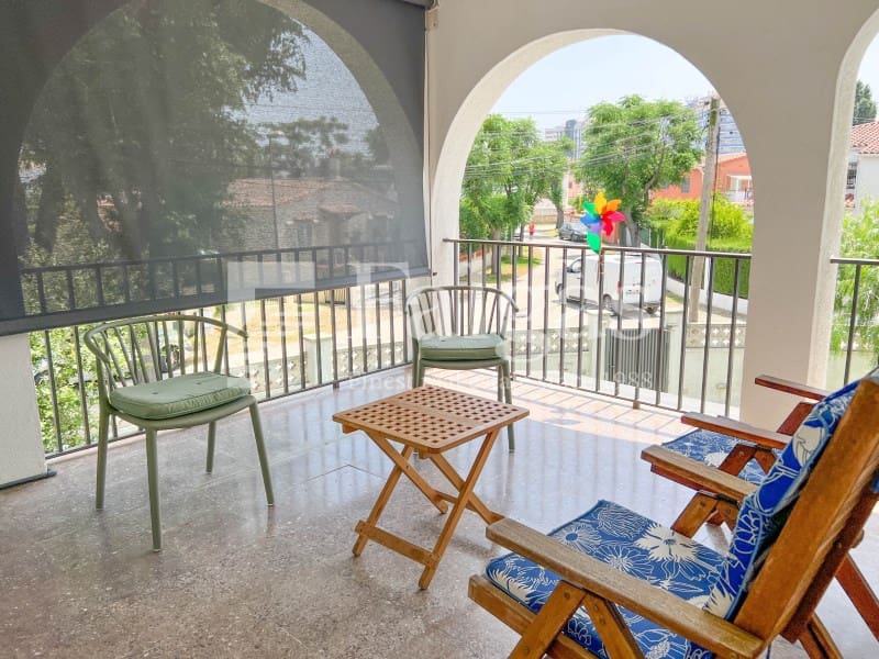 7 sovrum Villa till salu i Empuriabrava med garage - 495 000 € (Ref: 9375309)