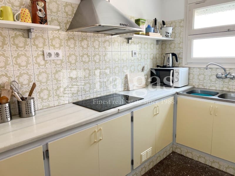 7 sovrum Villa till salu i Empuriabrava med garage - 495 000 € (Ref: 9375309)