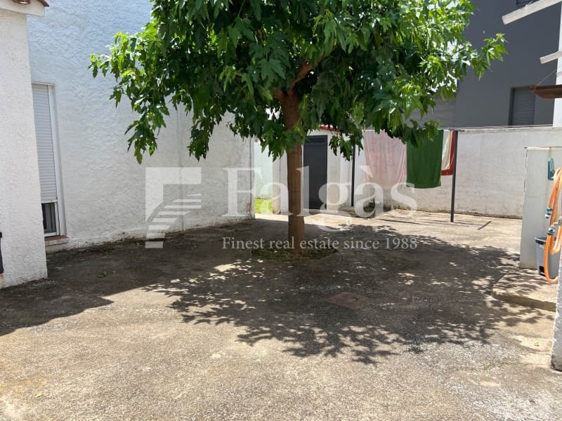 7 sovrum Villa till salu i Empuriabrava med garage - 495 000 € (Ref: 9375309)