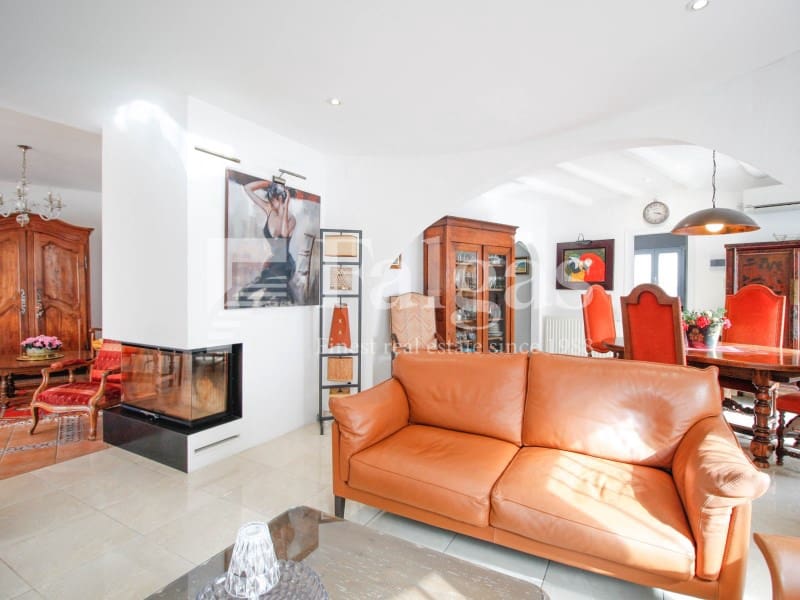 Chalet de 4 habitaciones en Empuriabrava en venta con garaje - 860.000 € (Ref: 9375310)