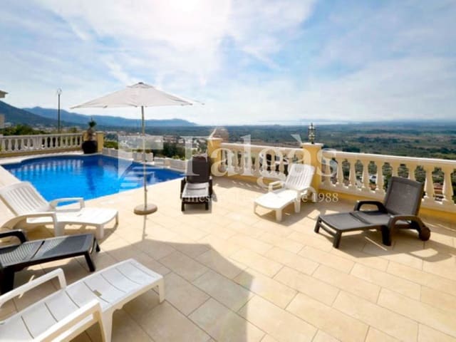 4 bedroom Villa for sale in Palau-saverdera with pool garage - € 750,000 (Ref: 9375312)