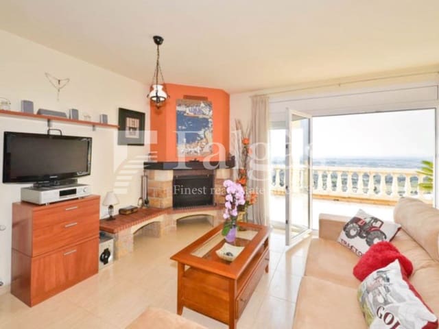 4 bedroom Villa for sale in Palau-saverdera with pool garage - € 750,000 (Ref: 9375312)