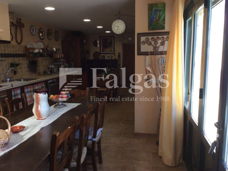 Chalet de 4 habitaciones en Empuriabrava en venta con piscina garaje - 820.000 € (Ref: 9375313)