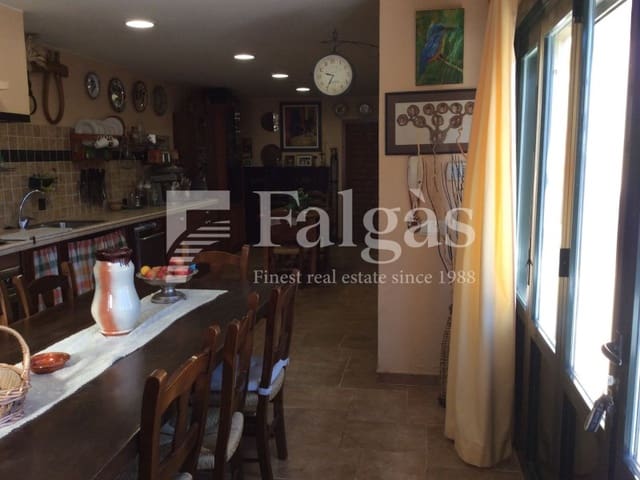 4 soveværelse Villa til salg i Empuriabrava, Castelló d'Empúries med swimmingpool garage - € 820.000 (Ref: 9375313)