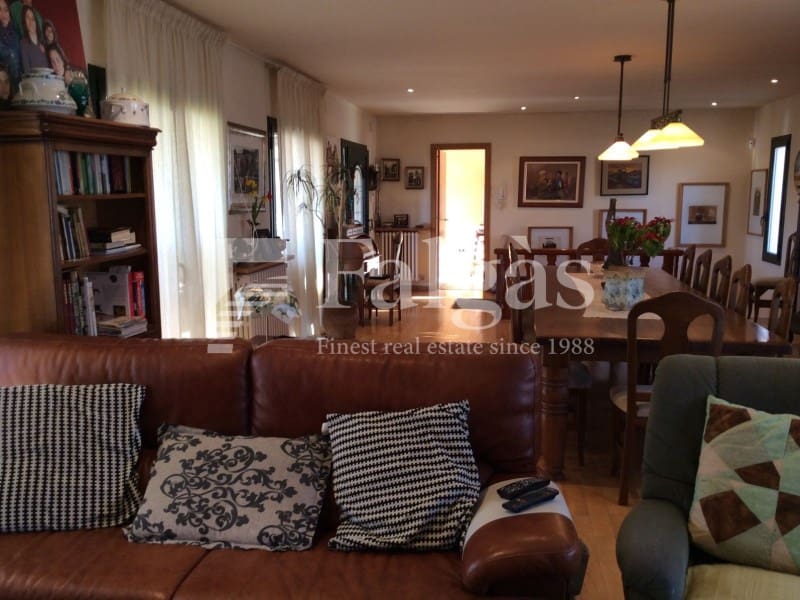 Chalet de 4 habitaciones en Empuriabrava en venta con piscina garaje - 820.000 € (Ref: 9375313)