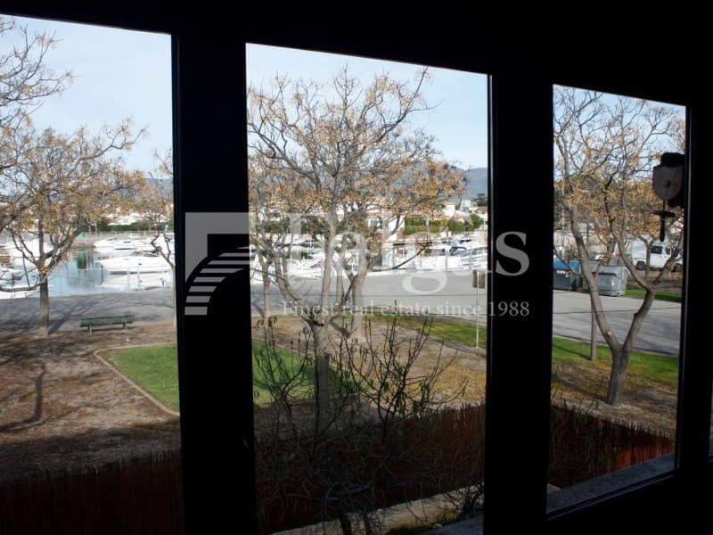 Chalet de 4 habitaciones en Empuriabrava en venta con piscina garaje - 820.000 € (Ref: 9375313)