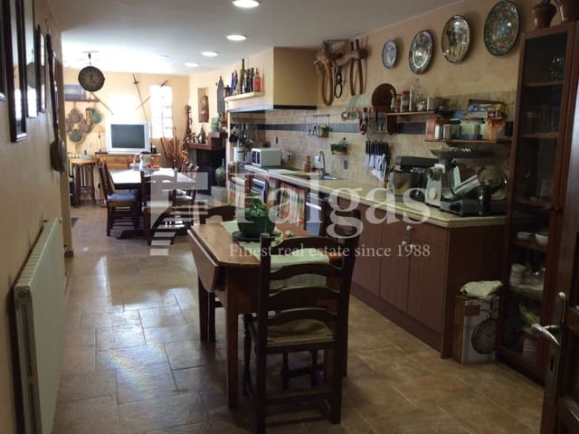 4 soveværelse Villa til salg i Empuriabrava, Castelló d'Empúries med swimmingpool garage - € 820.000 (Ref: 9375313)