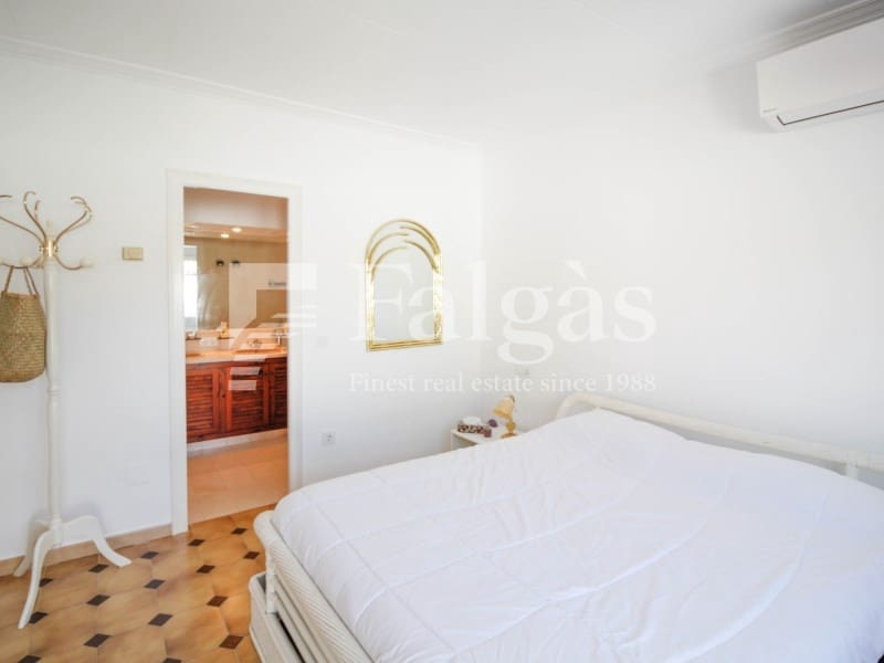 3 bedroom Villa for sale in Empuriabrava with garage - € 1,175,000 (Ref: 9431056)