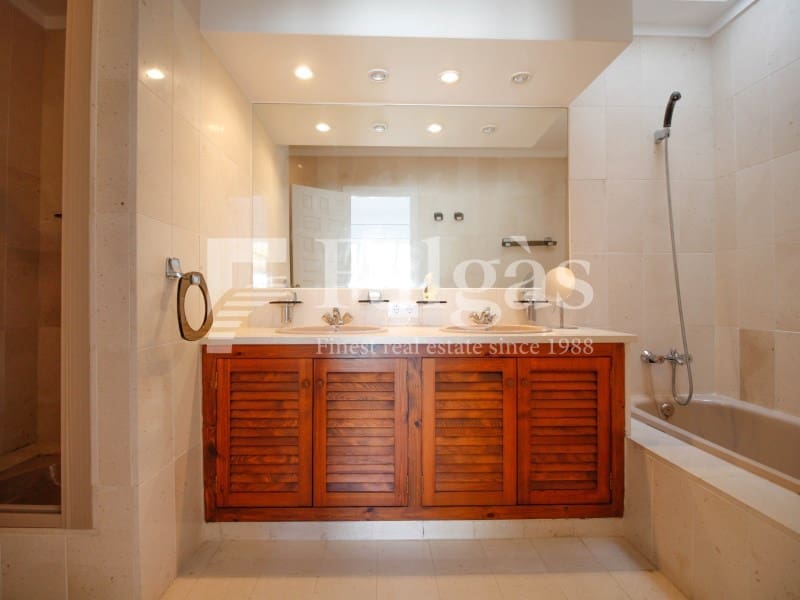 3 bedroom Villa for sale in Empuriabrava with garage - € 1,175,000 (Ref: 9431056)