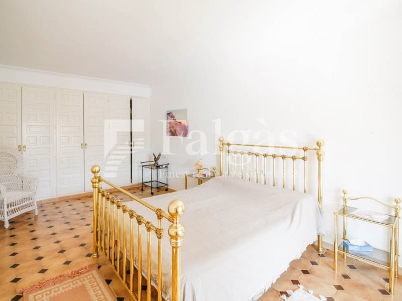 3 bedroom Villa for sale in Empuriabrava with garage - € 1,175,000 (Ref: 9431056)