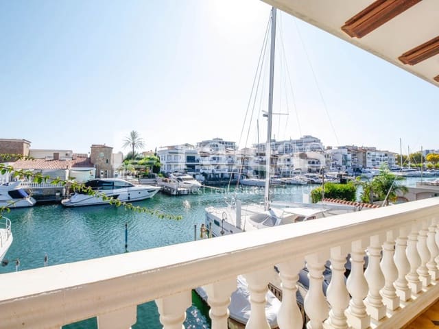 3 bedroom Villa for sale in Empuriabrava, Castelló d'Empúries with garage - € 1,175,000 (Ref: 9431056)