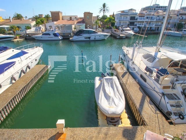 3 bedroom Villa for sale in Empuriabrava, Castelló d'Empúries with garage - € 1,175,000 (Ref: 9431056)