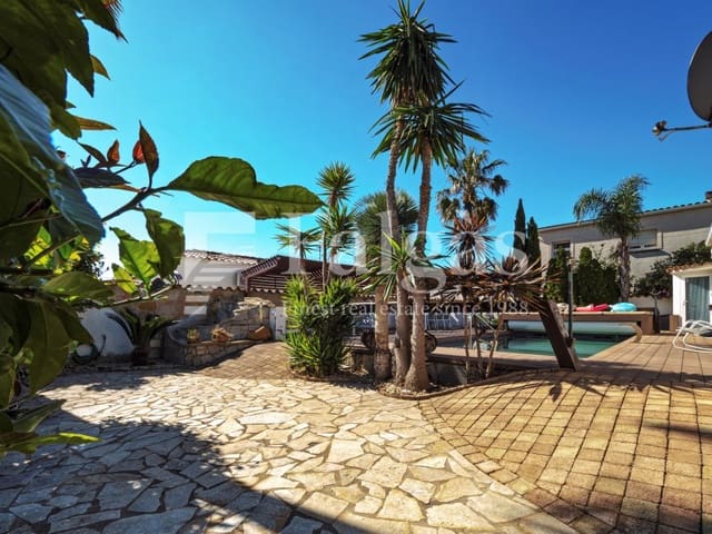 5 camera da letto Villa in vendita in Empuriabrava, Castelló d'Empúries con piscina garage - 1.090.000 € (Rif: 9437791)