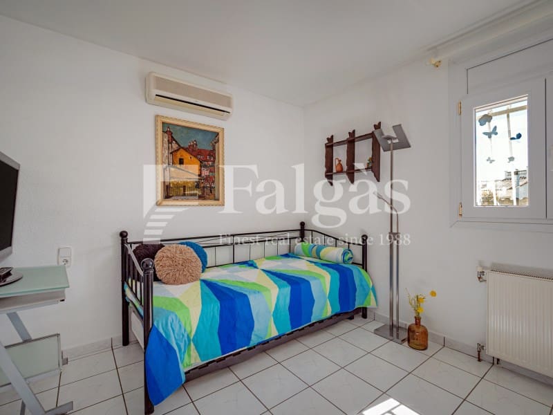 5 bedroom Villa for sale in Empuriabrava with pool garage - € 1,090,000 (Ref: 9437791)