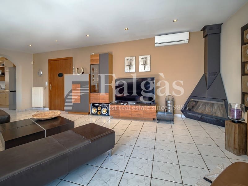 5 bedroom Villa for sale in Empuriabrava with pool garage - € 1,090,000 (Ref: 9437791)