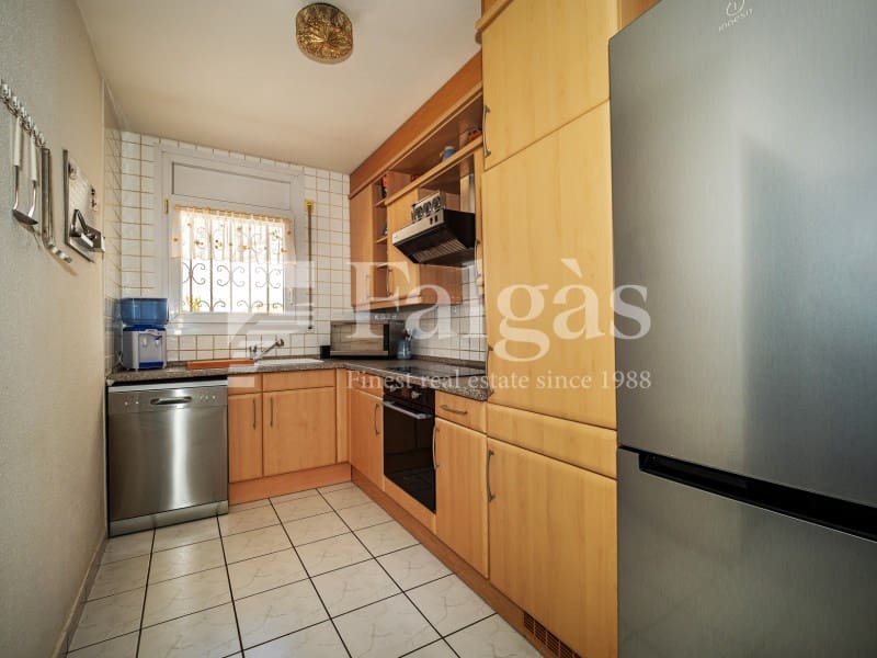 5 bedroom Villa for sale in Empuriabrava with pool garage - € 1,090,000 (Ref: 9437791)