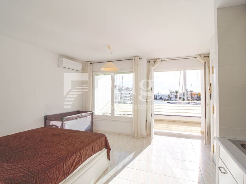 4 chambre Appartement à vendre à Empuriabrava avec garage - 480 000 € (Ref: 9446666)