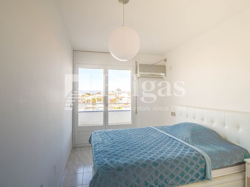 4 chambre Appartement à vendre à Empuriabrava avec garage - 480 000 € (Ref: 9446666)