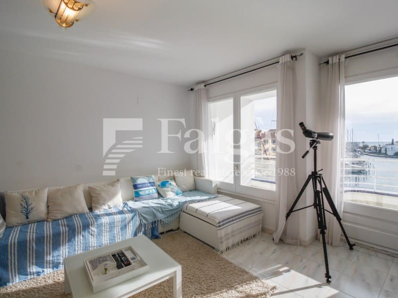 4 chambre Appartement à vendre à Empuriabrava avec garage - 480 000 € (Ref: 9446666)